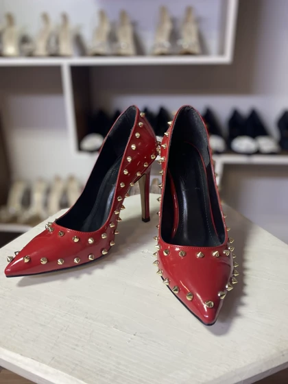 کفش پاشنه‌بلند Valentino