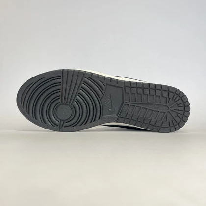 کفش روزمره نایک جردن 1 مشکی سفید