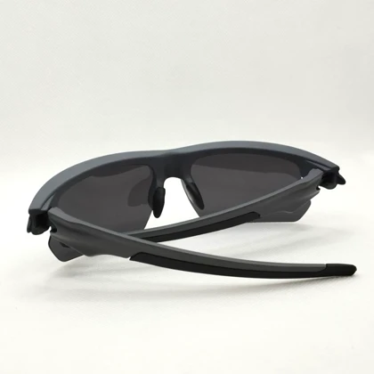 اوکلی GRAY 009400