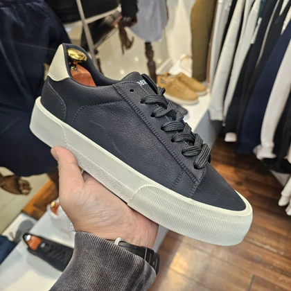 کتانی اسنیکرزمشکی زیره سفید