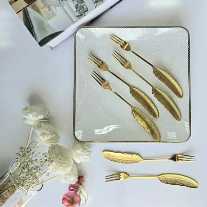 چنگال 6 عددی طلایی طرح پر