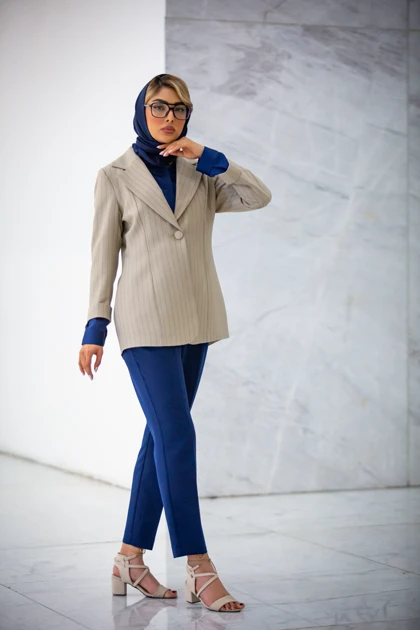 مانتو دیپلمات تک دکمه رها