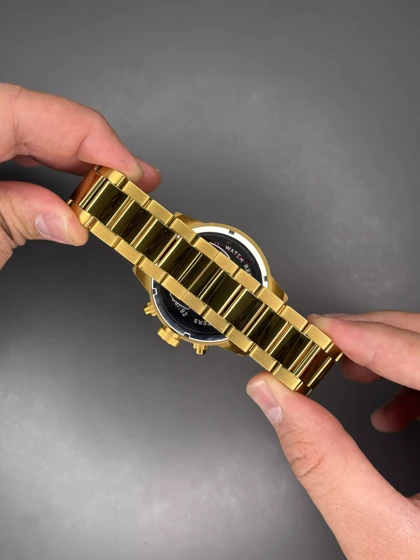 ساعت مچی پورشه دیزاین کورنوگراف بند طلایی صفحه مشکی Porsche Design