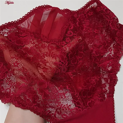 ست شورت و سوتین زنانه پانیذ زرشکی مدل بدون فنر گیپوری کد 9016