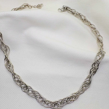 گردنبند برند شین مدل «رشته‌های سیمین» | با آبکاری رادیوم