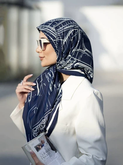 روسری ساتن شنل خطی