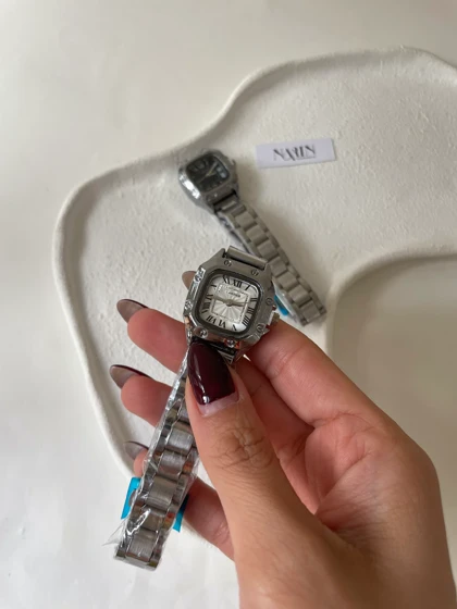 ساعت کارتیه مربع