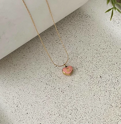 گردنبند قلب طلایی و صورتی
