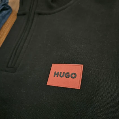 پلیور نیم زیپ طرح هوگو