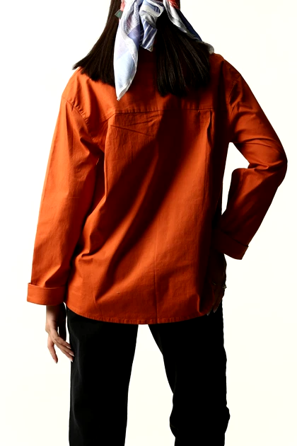 شومیز برش‌دار پشت بلند زنانه