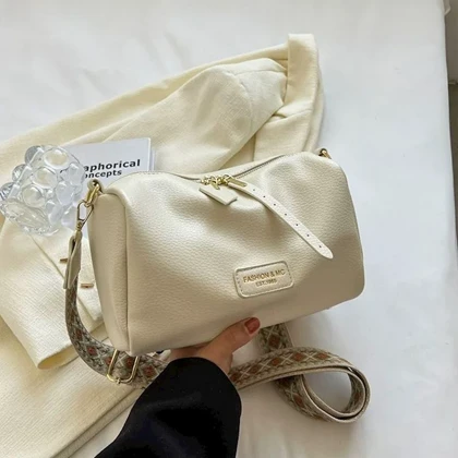 کیف دوشی زنانه وارداتی برند Fashion&mc کد HDB-9553