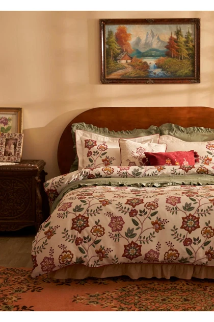سرویس روتختی دو نفره Bella Maison مدل Grandma ساتن - شیری