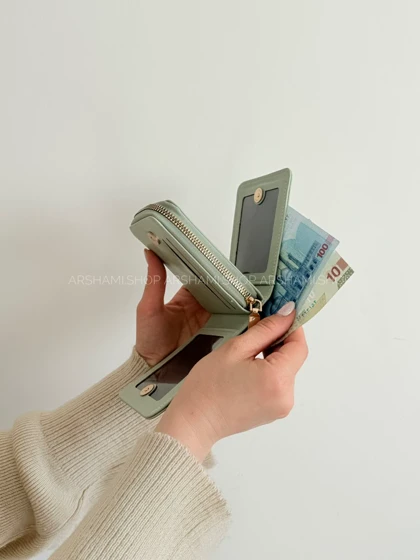 کیف پول و جاکارتی کارول