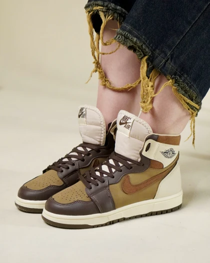 کتانی ساق‌دار زنانه جردن 1 (ولنتینو)