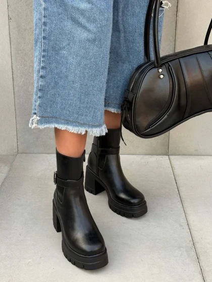 نیم بوت پاشنه‌داربغل سگک