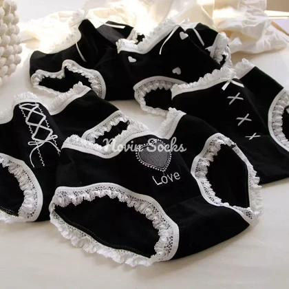 شورت مشکی قلبی ( سایز 38 الی 42)