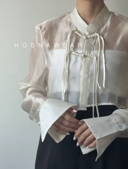 شومیز حریر مشکی برند Bershka مدل رونیا