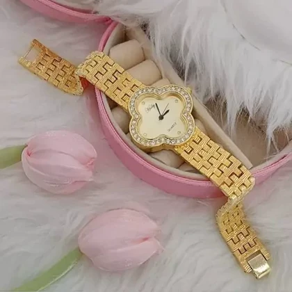 ساعت مچی زنانه ونکلیف طلایی و نقره ای رنگ ثابتباتری اضافه