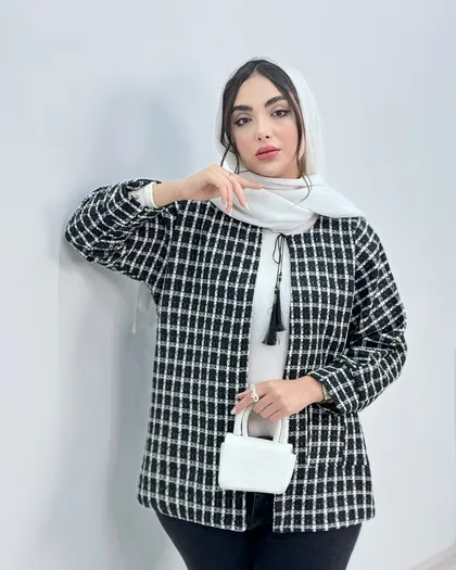 کت یقه‌منگوله