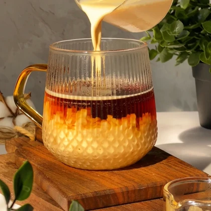 لیوان چای خوری مدل لوزی و شیاردار دسته عسلی / pa58