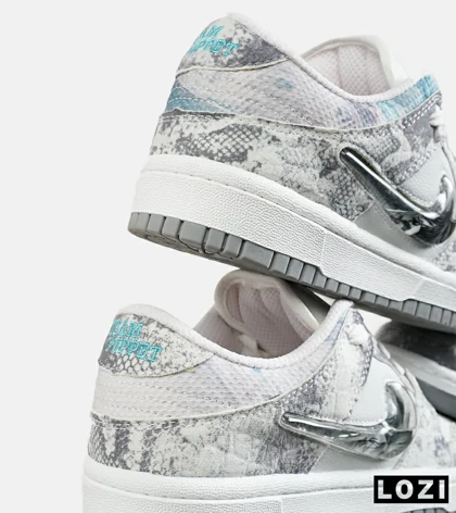 کفش کتانی مردانه و زنانه طوسی سفید NIKE dunk low steam puppet مدل 7206