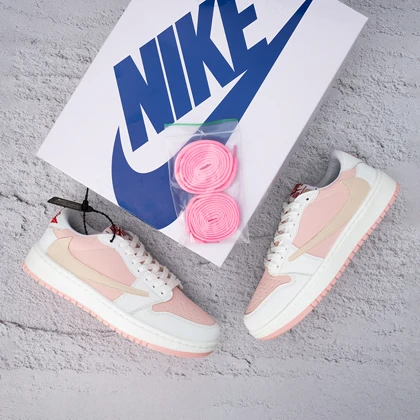 جردن وان ترویس اسکات سفید صورتی زنانه (Nike Air Jordan 1 x Low Travis Scott White Pink) کد 2336