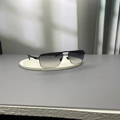 عینک آفتابی آیس برلین با فریم تیتانیوم و لنز پلی‌کربنات UV400 نشکن ic! berlin Original