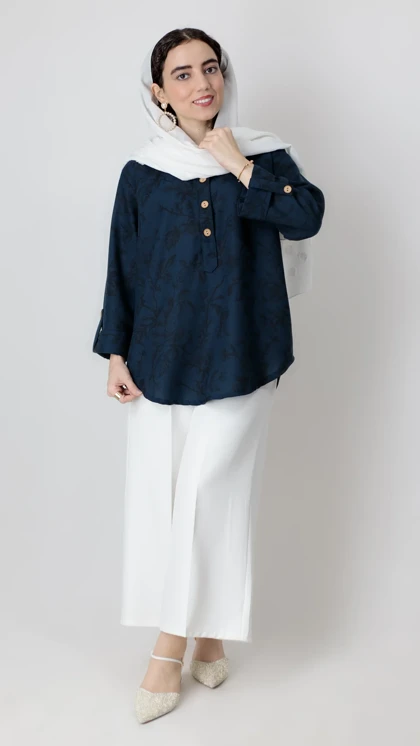 شومیز گل‌دار جلو بسته