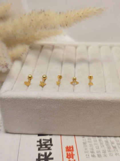 پیرسینگ گوش مینیمال