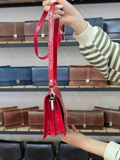 کیف چرم زنانه قرمز سنگی چرم اصل گاوی