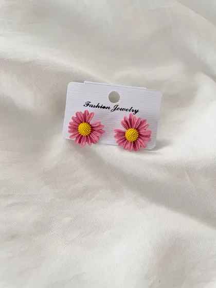 گوشواره بابونه