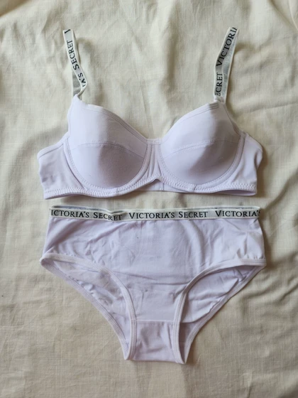 ست سوتین و شورت نخی ابرنازک اسپرت ویکتوریا سکرت Victoria's secret کد: 9025