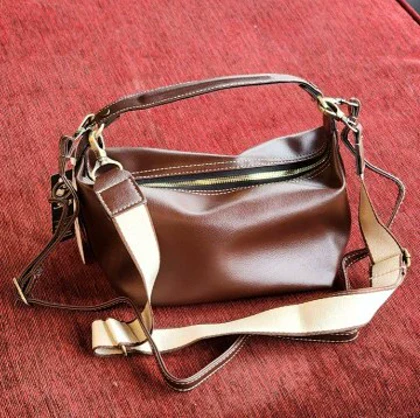 کیف دوشی قهوه ای