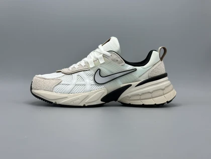 کتانی نایکی وی 2 کی ران سفید بژ کرم/Nike v2k