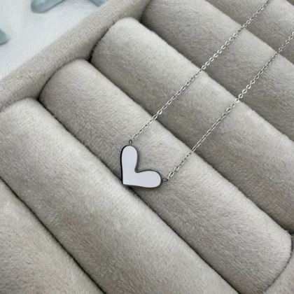 گردنبند قلب سفید
