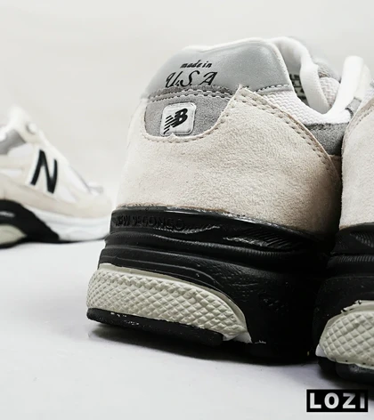 کفش کتانی طوسی مشکی کرم NEW BALANCE 990
