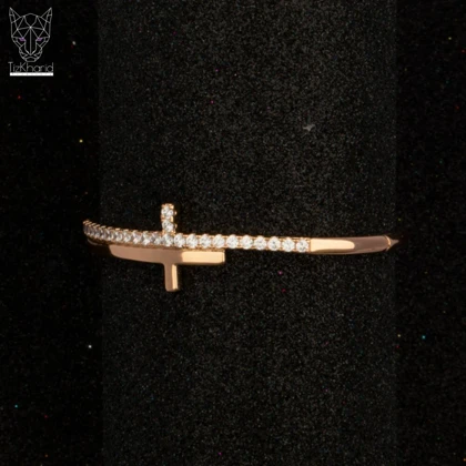 دستبند صلیبی نگین‌دار تیفانی 2023