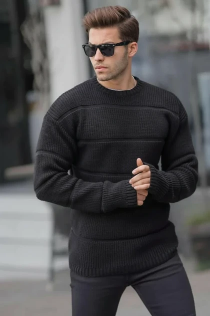 ژاکت بافتنی مشکی لش اولد مانی ترند روز 2025 فوق‌العاده خفن و شیک