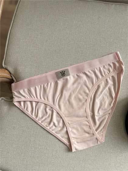 شورت نخی نگینی طرح ویکتوریا