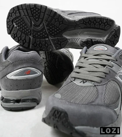 کفش کتانی طوسی NEW BALANCE 2002R
