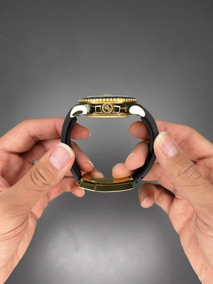 ساعت مچی رولکس یات مستر بند رابر مشکی قاب طلایی Rolex Yacht Master