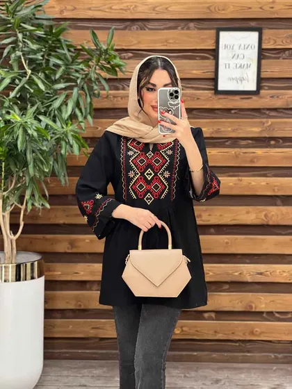 مانتو جلو بسته گلدوزی رنگی
