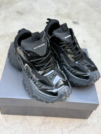 کتانی بالانسیگا لژدار