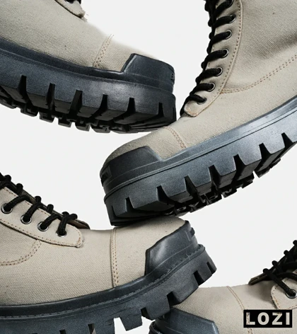 بوت مردانه کرم شیری BALENCIAGA مدل 6738