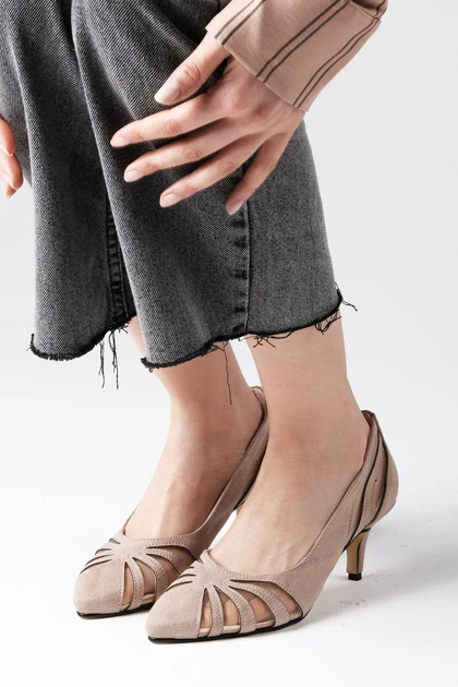 کفش پاشنه‌بلند کلاسیک زنانه میوگوستو mio-gusto