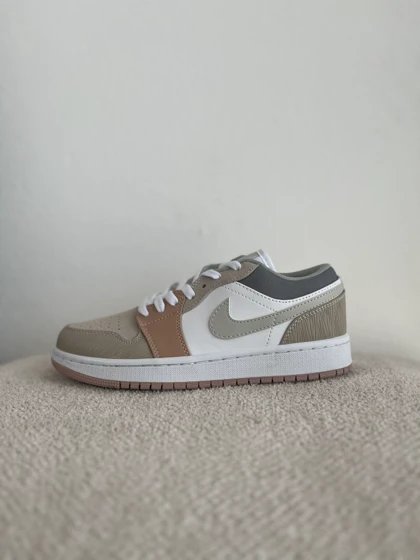 جردن 1 ساق کوتاه هلویی