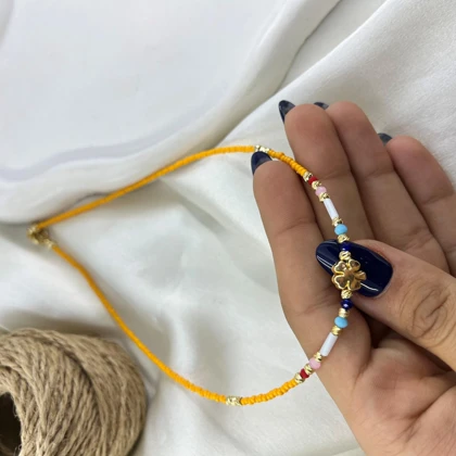 گردنبند زنانه مهره‌ای مدل اقبال طرح شبدر تابستانی رنگی