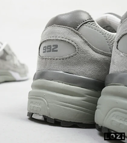 کفش کتانی طوسی سبز Newbalance 992