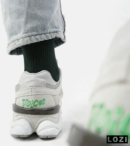 کفش کتانی طوسی NEW BALANCE 9060