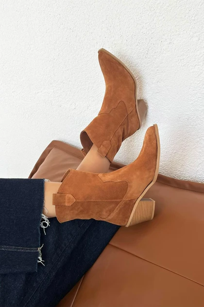 بوت و نیم بوت زنانه استراسونس straswans